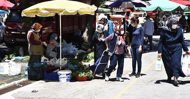 İstanbul&#039;da pazar yerleri açıldı