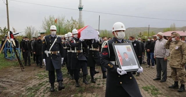 Kansere yenik düşen asker son yolculuğuna uğurlandı