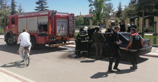 Muayeneden yeni çıkan araç yolda alev aldı