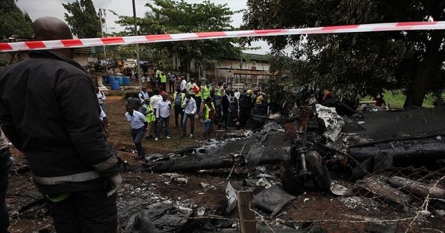 Nijerya&#039;da askeri uçak düştü! Genelkurmay Başkanı hayatını kaybetti