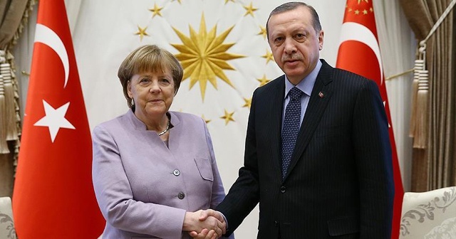 Son dakika:Cumhurbaşkanı Erdoğan, Merkel ile görüştü