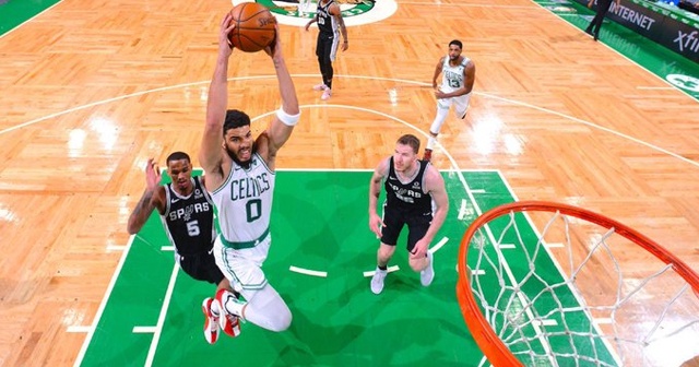 Tatum&#039;un 60 sayısı, Celtics&#039;i Spurs karşısında zafere taşıdı