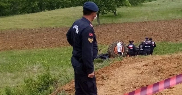 Traktörünün altında kalan çiftçi hayatını kaybetti