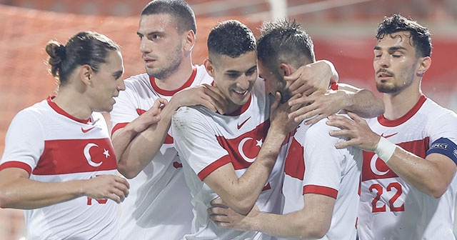 Türkiye, Azerbaycan&#039;ı 2-1 mağlup etti