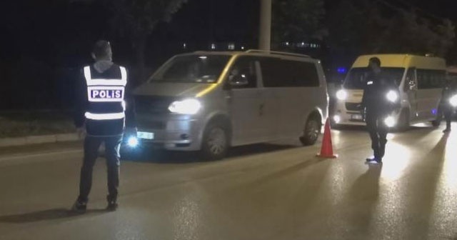 Uygulama noktasından kaçarken polisi şehit ettiler