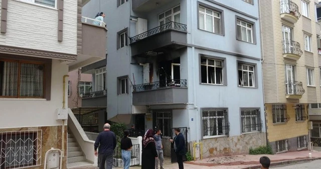 Yanan evini bırakıp "Ben yakmadım" diyerek kaçtı