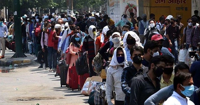 Hindistan'da koronavirüs bilançosu artıyor