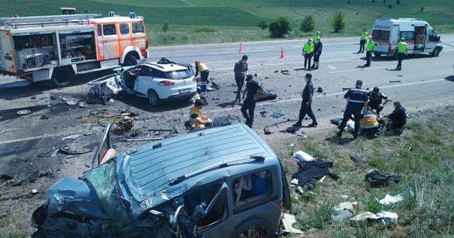 Sivas&#039;taki kazada ölen 9 kişinin kimlikleri belirlendi