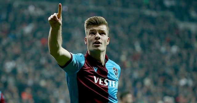 Trabzonspor taraftarı, Sörloth&#039;u yorum yağmuruna tuttu