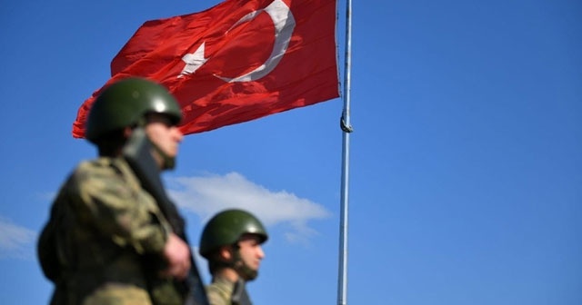 Yunanistan&#039;a geçmeye çalışan 2 terörist yakalandı