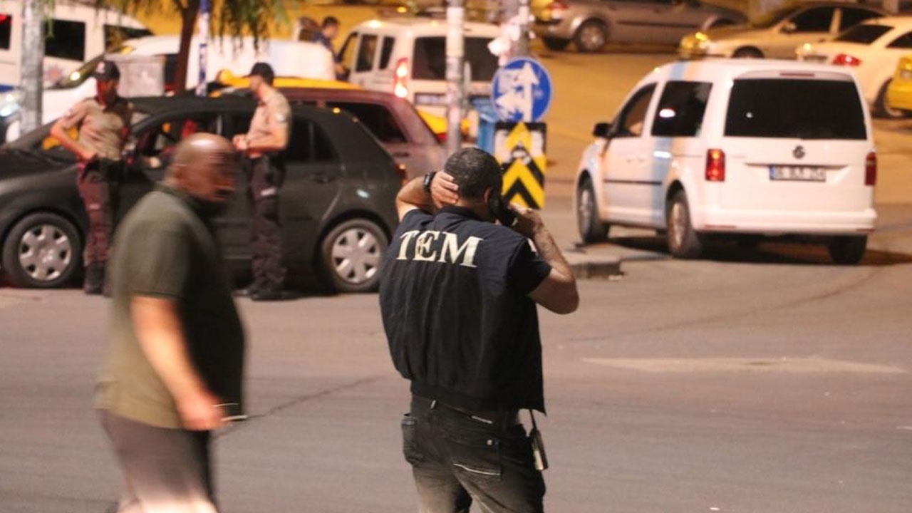 ‘Dur&#039; ihtarına uymadı: Polislere ateş açtı