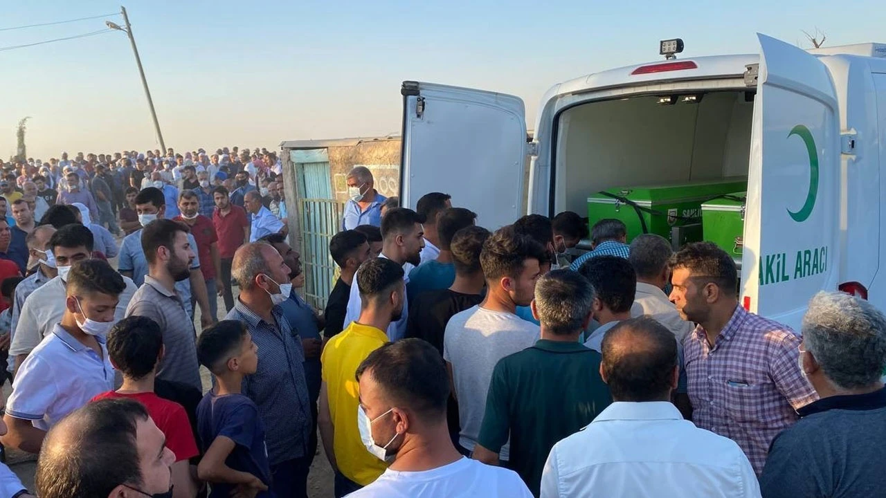 Babalar Günü'nde çocuklarıyla yan yana defnedildi