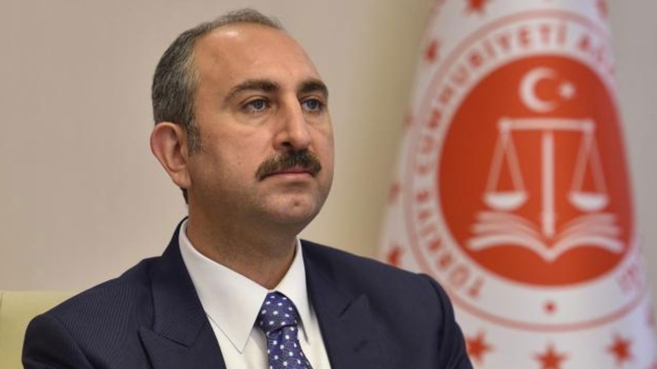 Bakan Gül: Mafyadan para alan siyasetçi iddiası itibar suikastı
