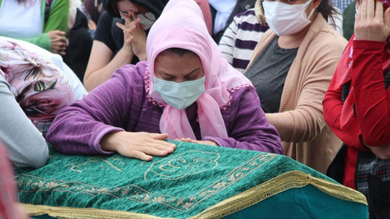 Covid-19 geçiren 8 yaşındaki Toprak hayatını kaybetti