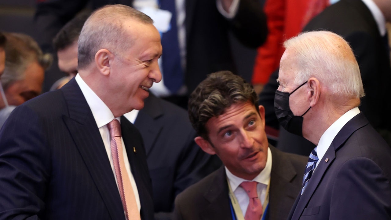 Cumhurbaşkanı Erdoğan ile ABD Başkanı Biden&#039;dan samimi görüntüler