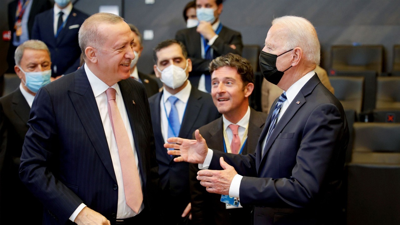 Cumhurbaşkanı Erdoğan&#039;la Joe Biden görüşmesinde ters köşe