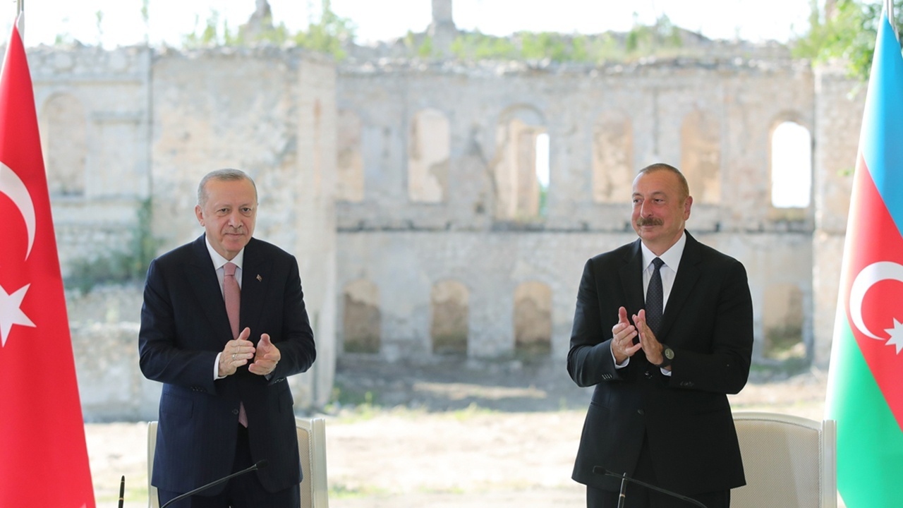 Erdoğan ve Aliyev &#039;iki devlet tek millet&#039;i anlaşmayla perçinledi