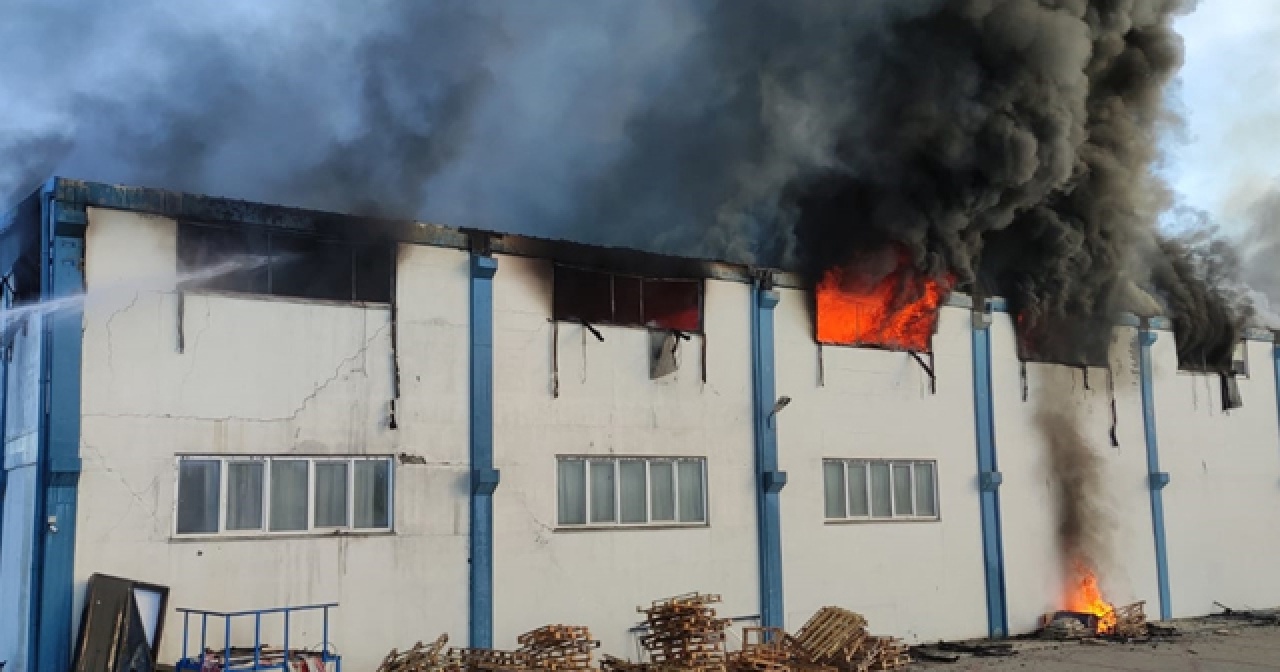 Denizli&#039;de tekstil fabrikasında yangın