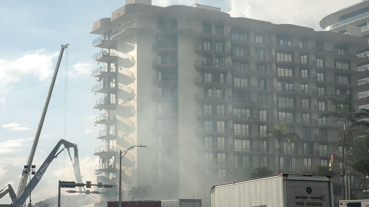 Florida&#039;da bina çöktü! 156 kişiden haber yok