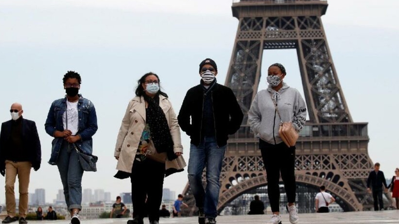 Fransa&#039;da maske zorunluluğu kalkıyor