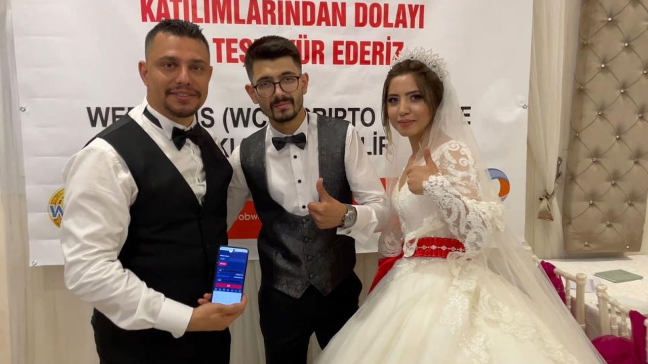 Gelin ve damada kripto para taktılar