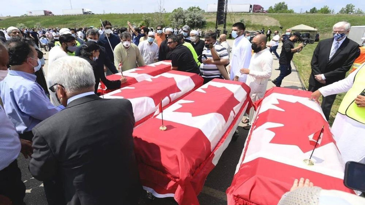Kanada&#039;daki terör saldırısıyla hayatını kaybeden Müslüman aile için cenaze töreni
