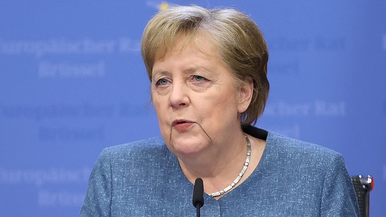 Merkel: AB, Rusya ve Türkiye ile ilişkilerde büyük zorluklarla karşı karşıya