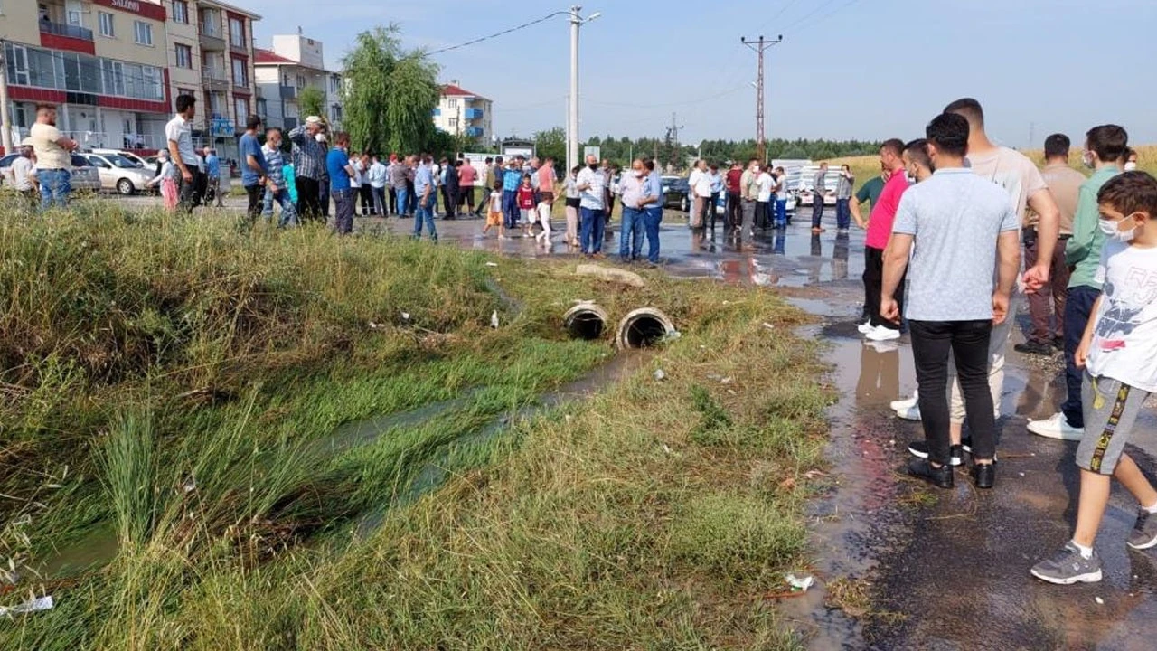 Suya kapılan 3 çocuktan 2'si hayatını kaybetti