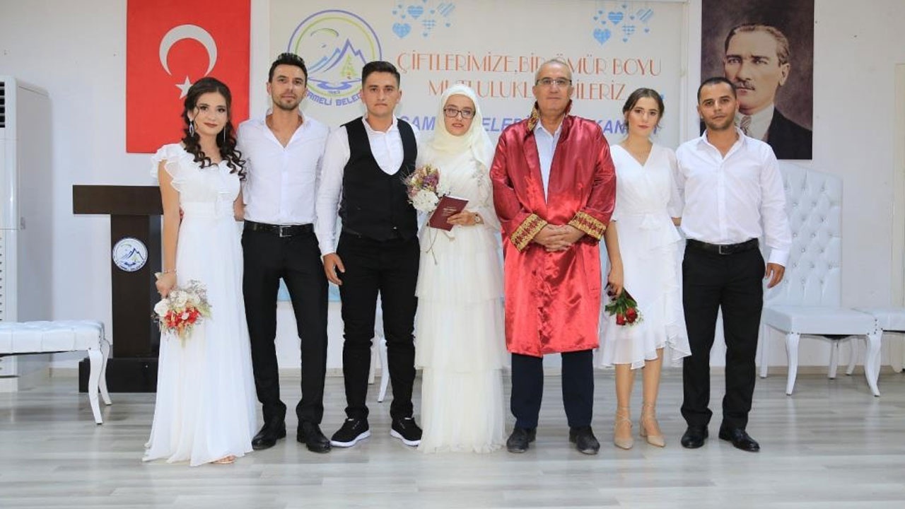 3 çift aynı anda tek nikah kıydırdı