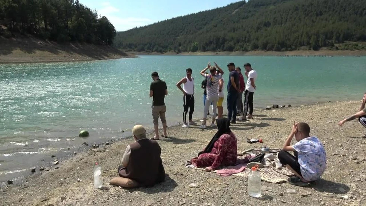 3 çocuğunu kurtarmak için suya giren baba boğularak hayatını kaybetti