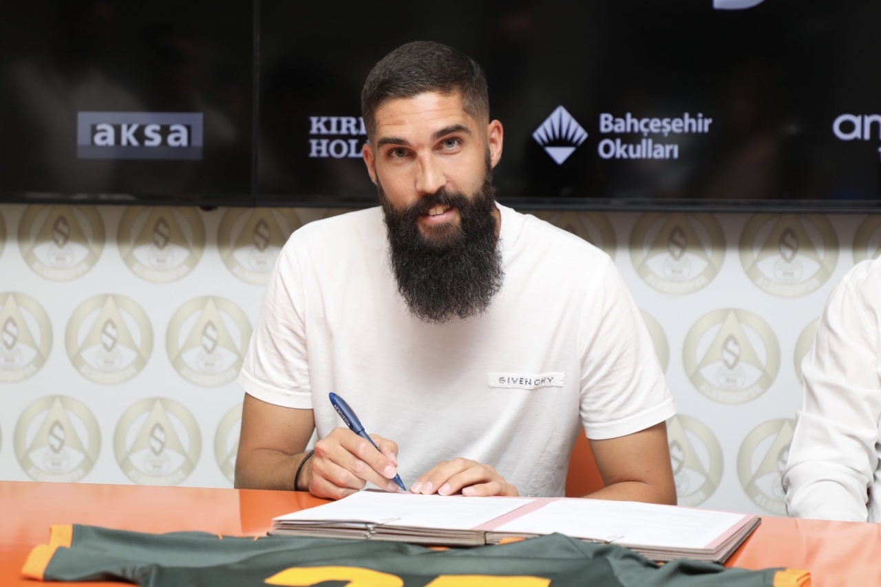 Alanyaspor, Sloven futbolcu Miha Mevlja&#039;yı renklerine bağladı