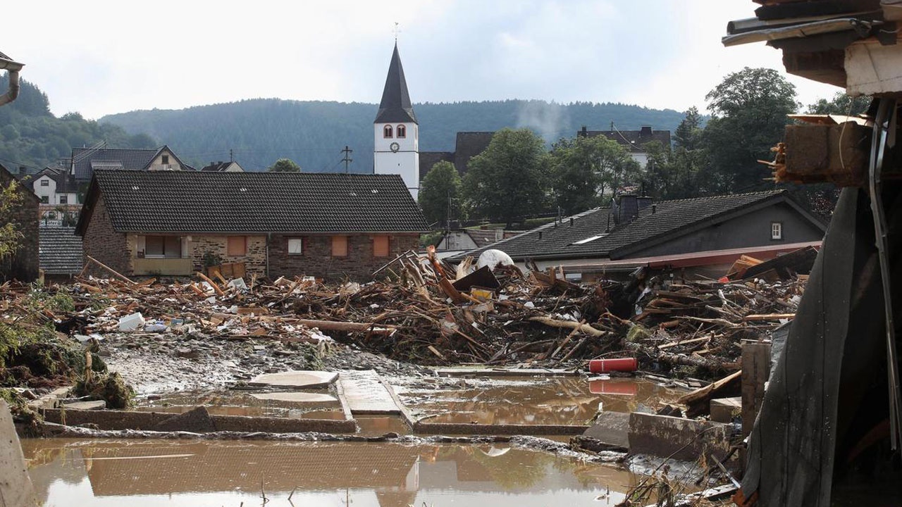 Almanya&#039;daki sel felaketinde ölü sayısı 160&#039;ı aştı