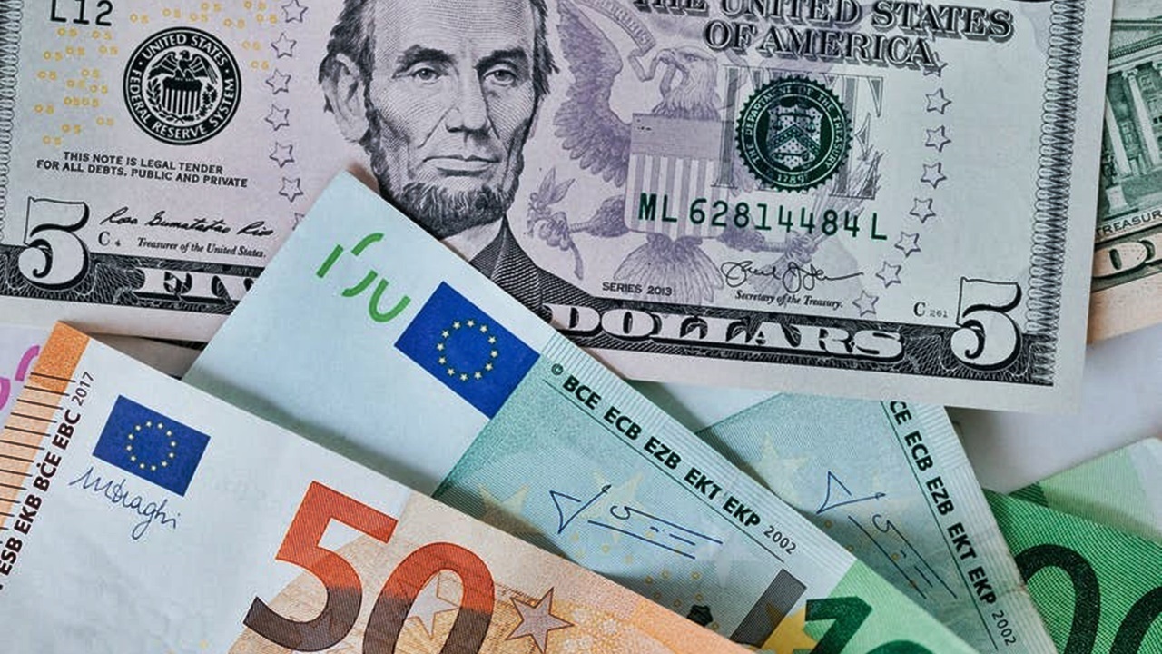 Dolar ve euroda hareketlilik: 3 ayın en dip seviyesi görüldü