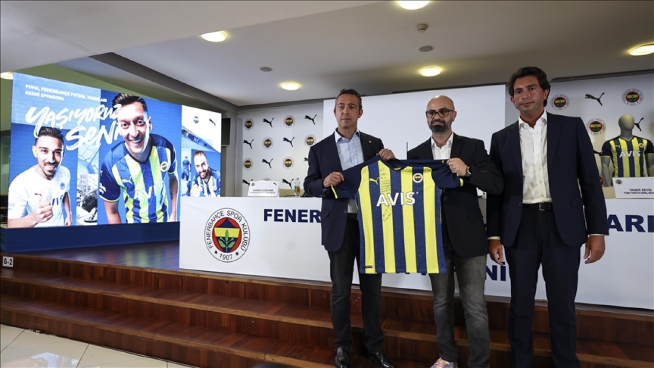 Fenerbahçe’nin yeni formaları tanıtıldı