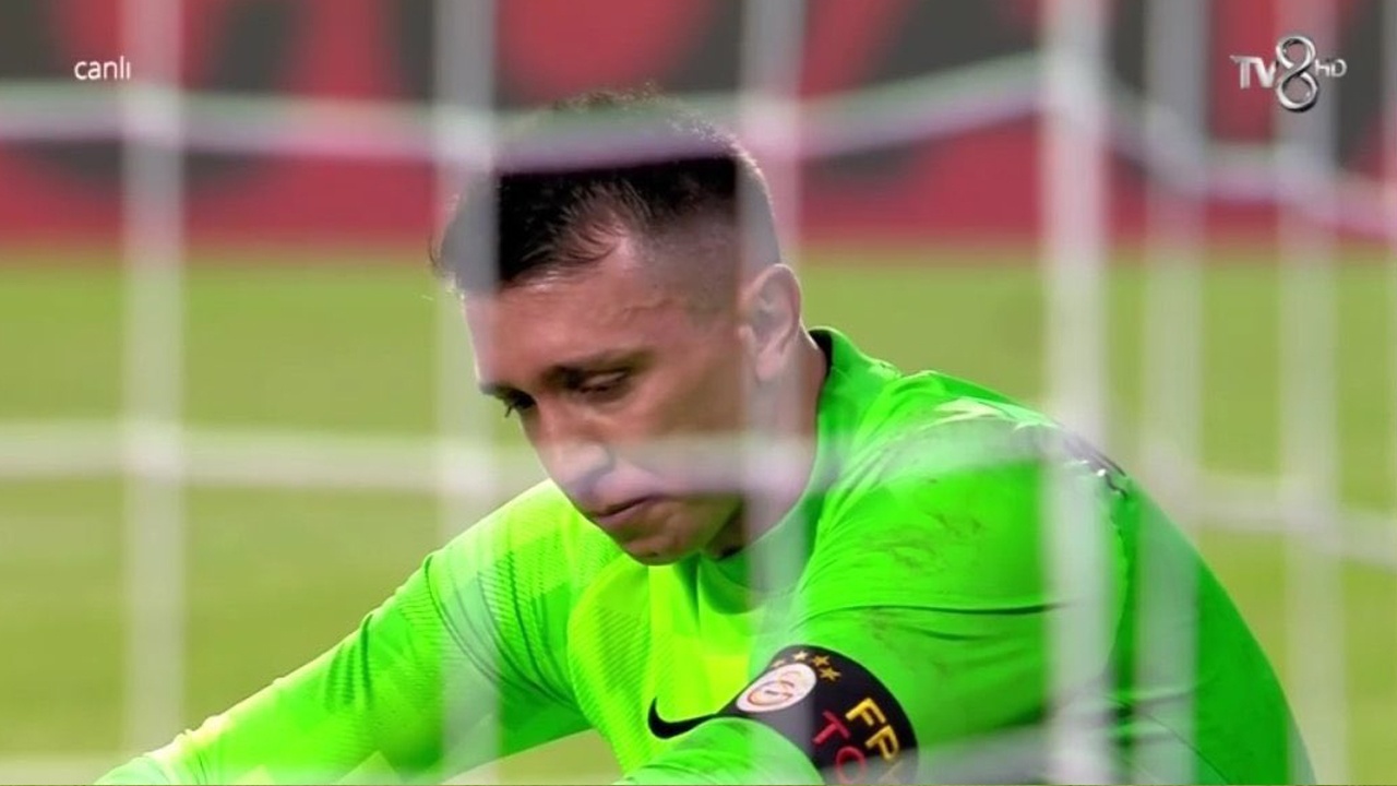 Fernando Muslera hüngür hüngür ağladı!