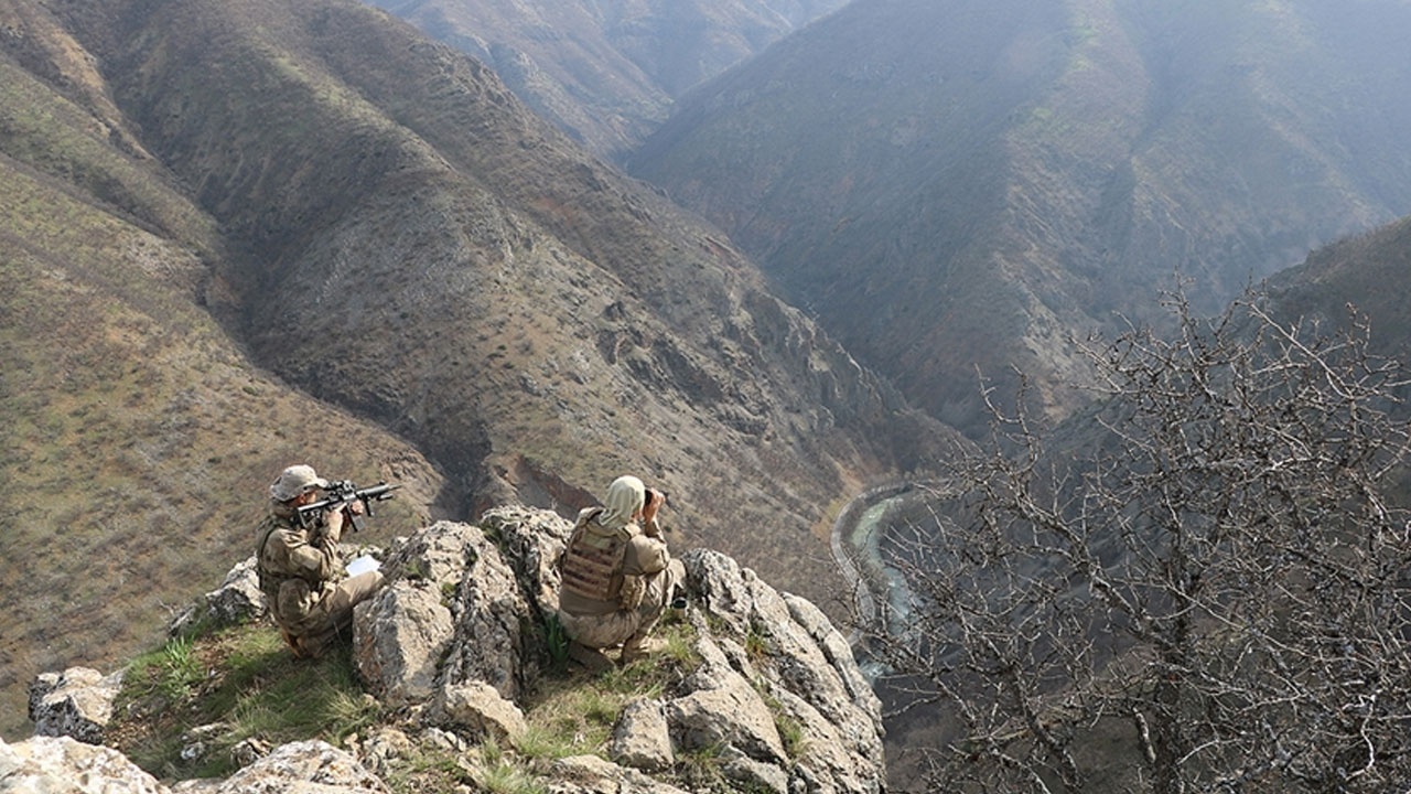 Hakkari&#039;de 2 PKK&#039;lı terörist öldürüldü