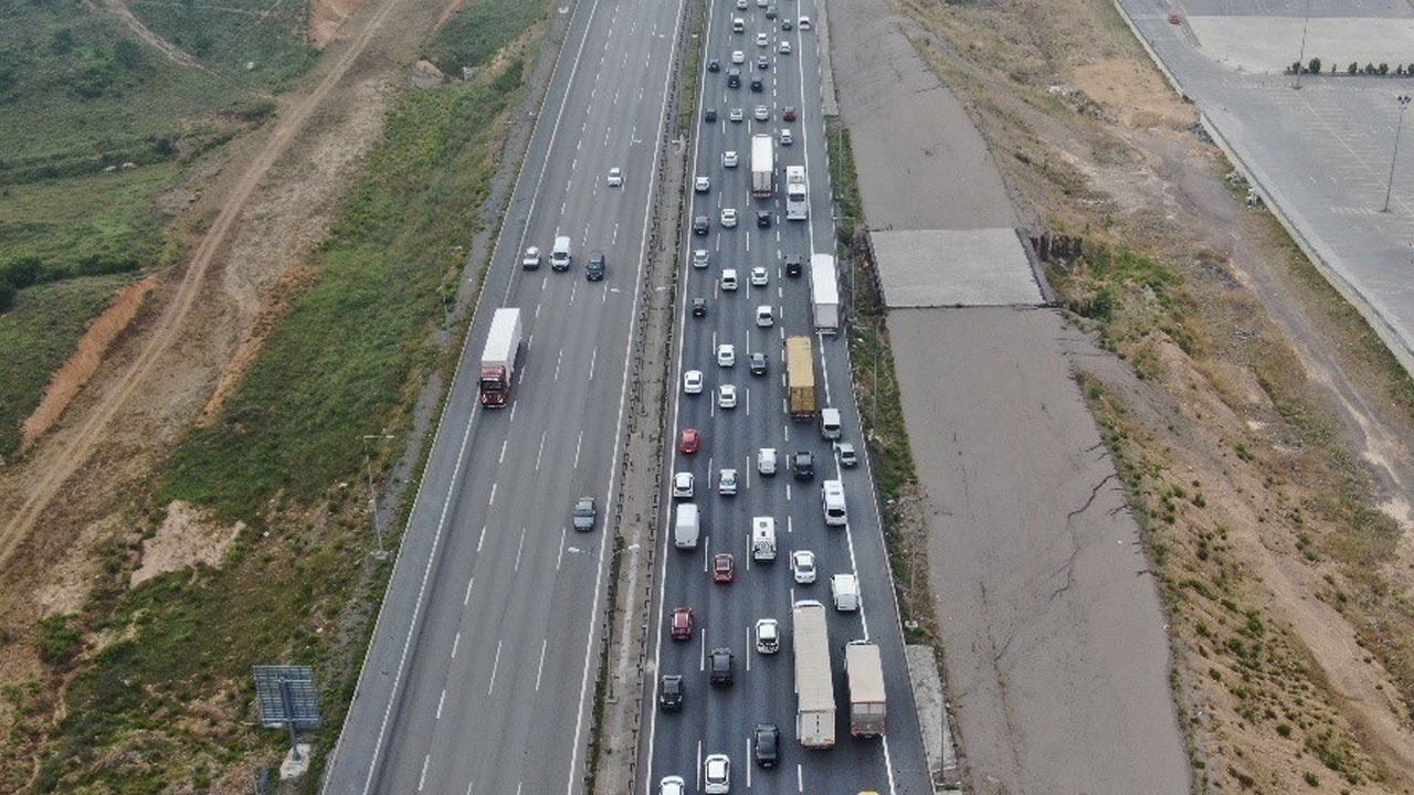 İstanbul&#039;da bayram trafiği erken başladı