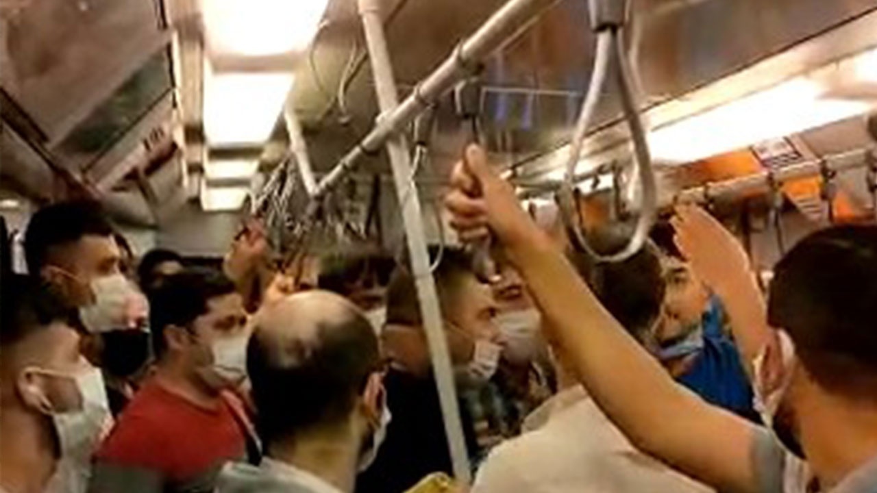 İstanbul metrosunda maske kavgası