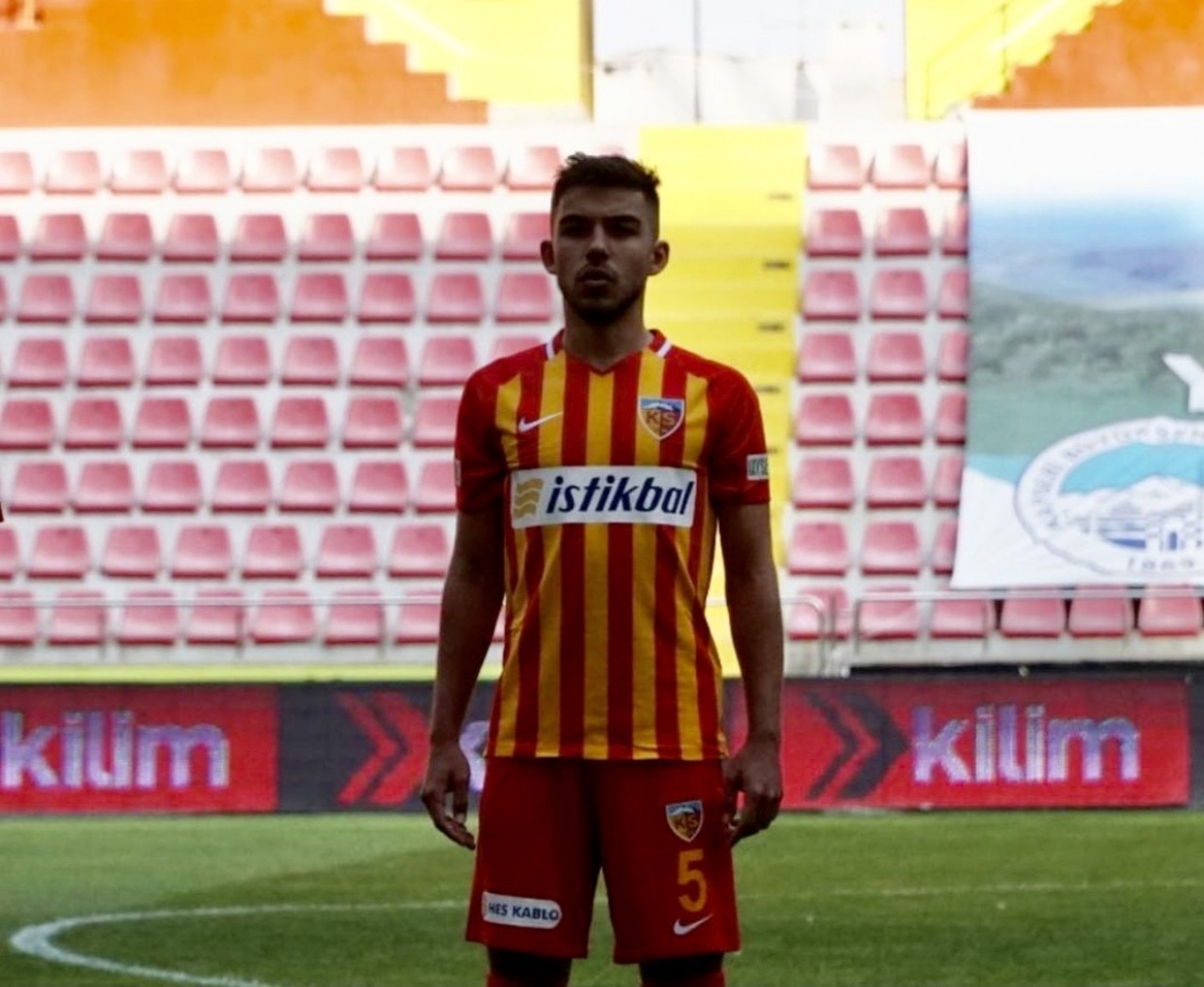 Kayserispor Oğuzhan Çapar ile yollarını ayırdı