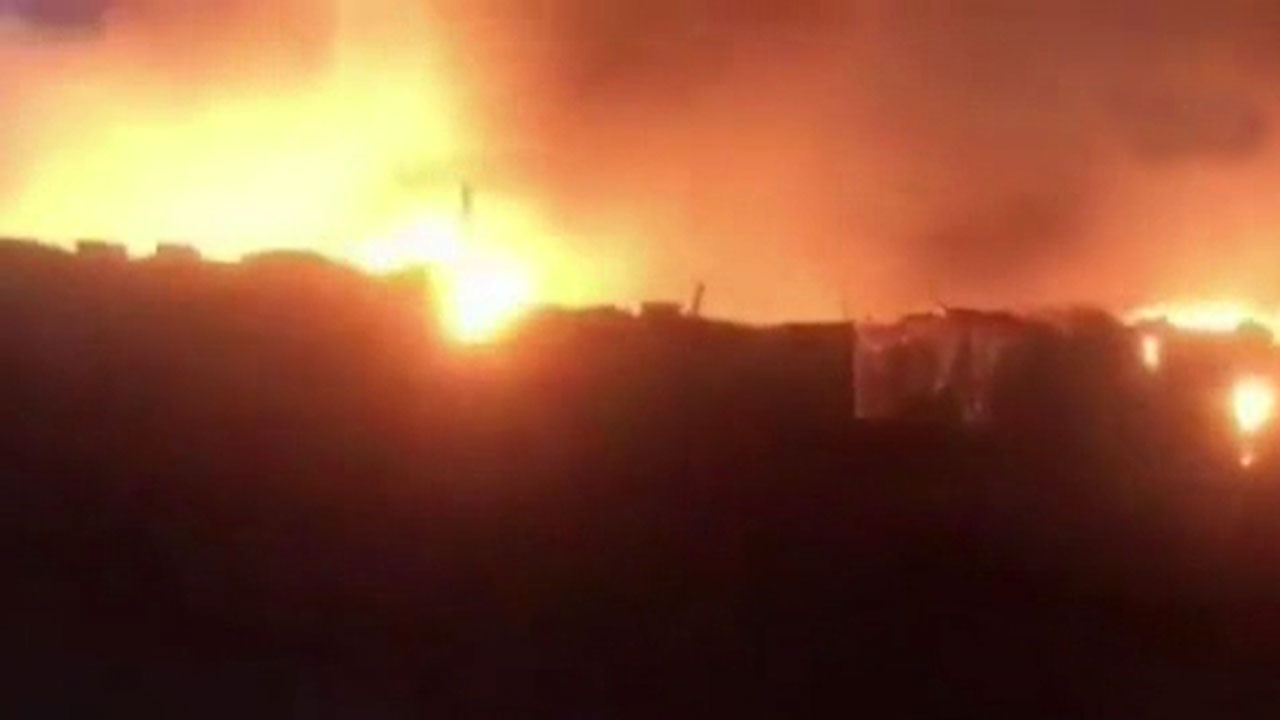 Lübnan&#039;daki Suriyeli mülteci kampında yangın: Yaralılar var