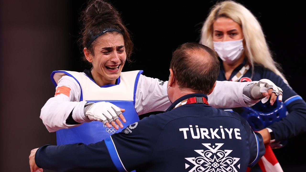 Milli tekvandocu Hatice Kübra İlgün, Tokyo 2020&#039;de bronz madalya kazandı