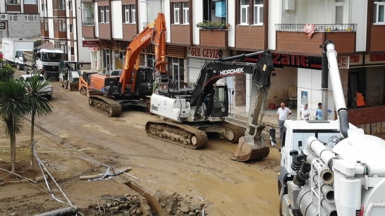 Rize&#039;de sel bilançosu: 6 kişi öldü, 2 kişi kayıp