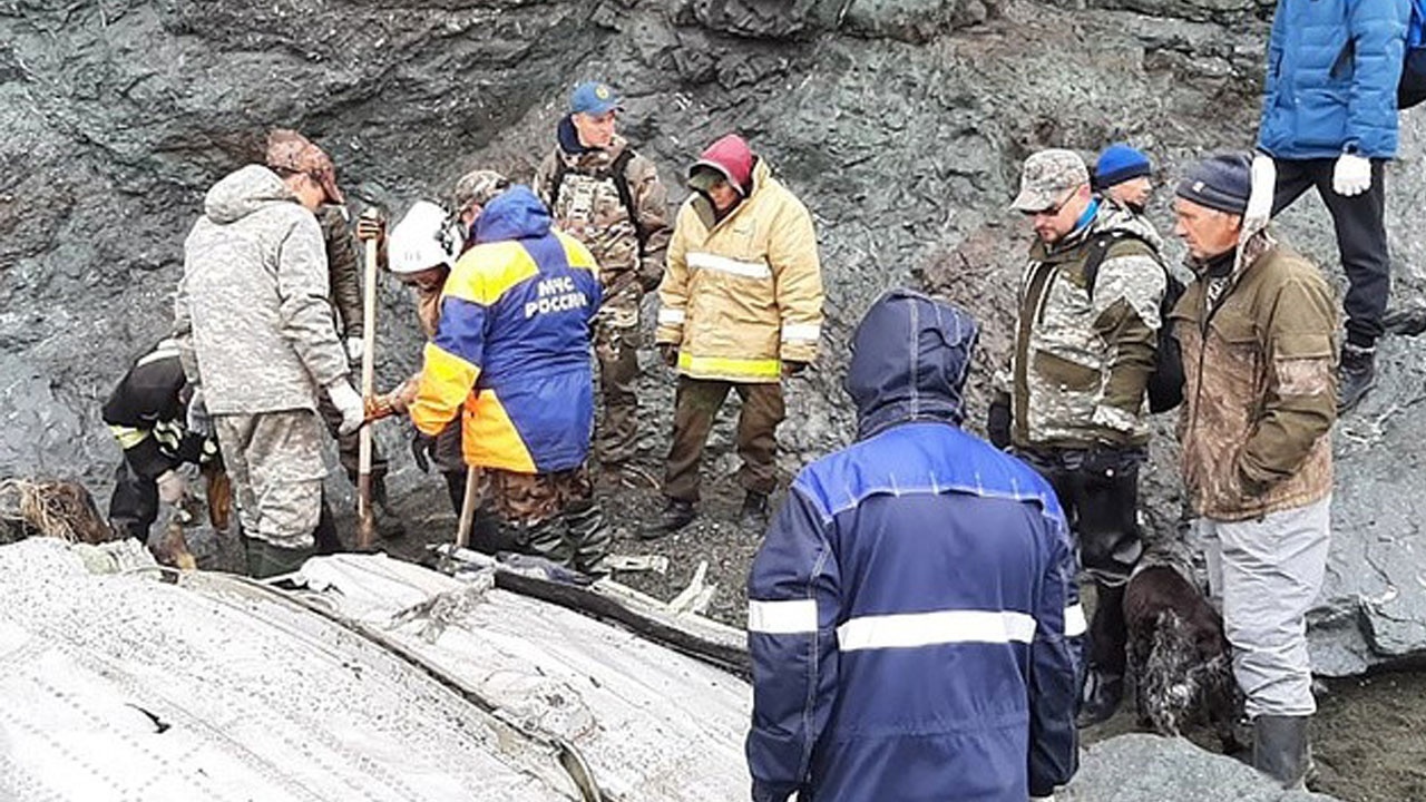 Rusya&#039;da düşen uçaktaki 19 kişinin cansız bedenine ulaşıldı