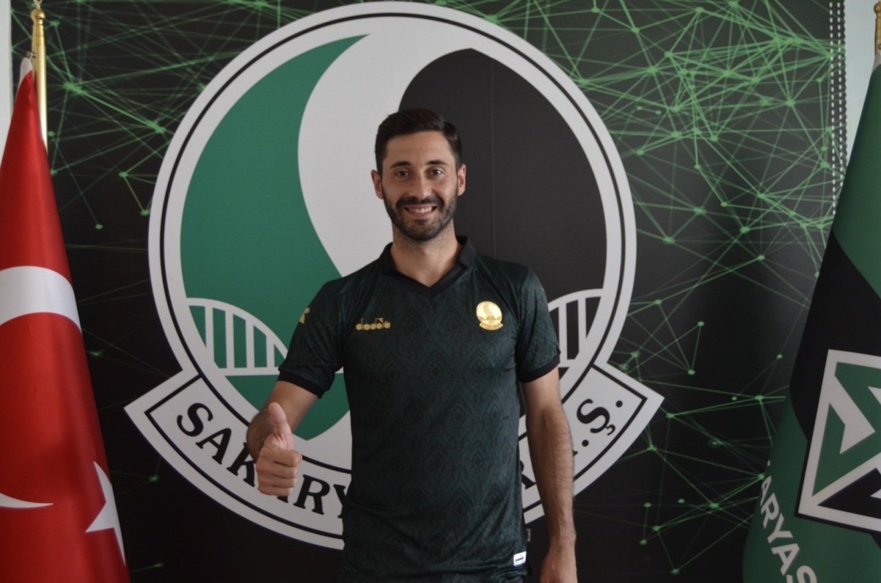 Sakaryaspor, Babaoğlu&#039;nu kadrosuna kattı