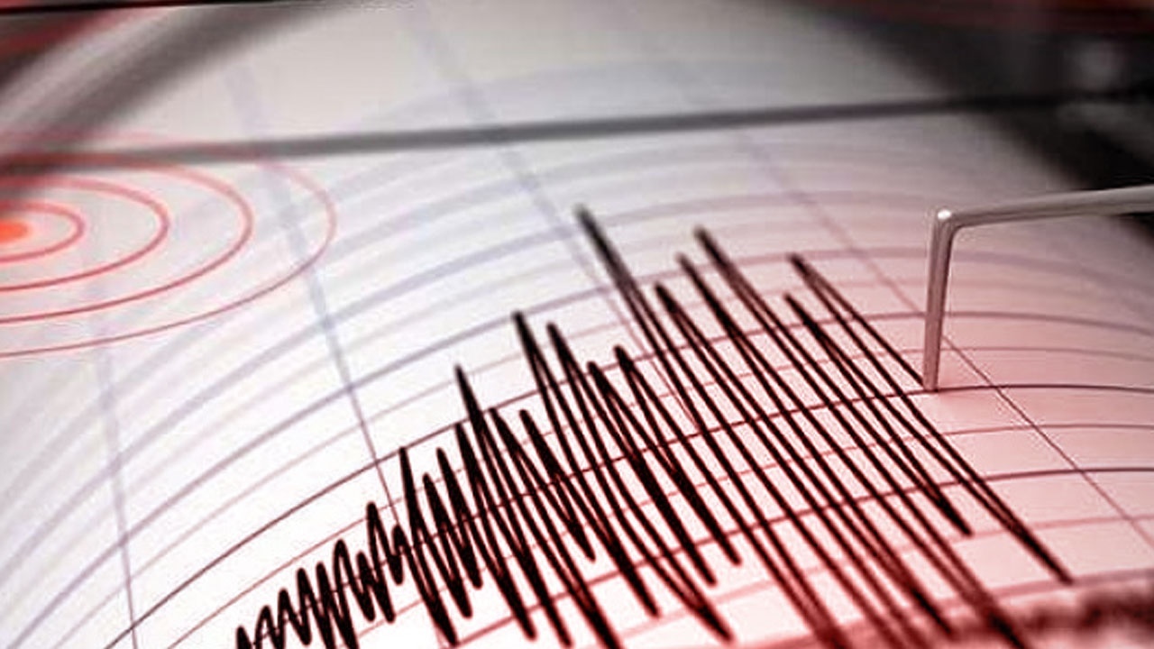 Son dakika... Bingöl&#039;de 4.3 büyüklüğünde deprem