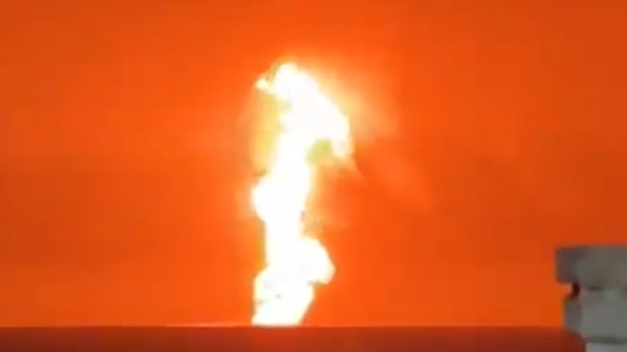 Son dakika: Hazar Denizi&#039;nde patlama! Gökyüzü aydınlandı