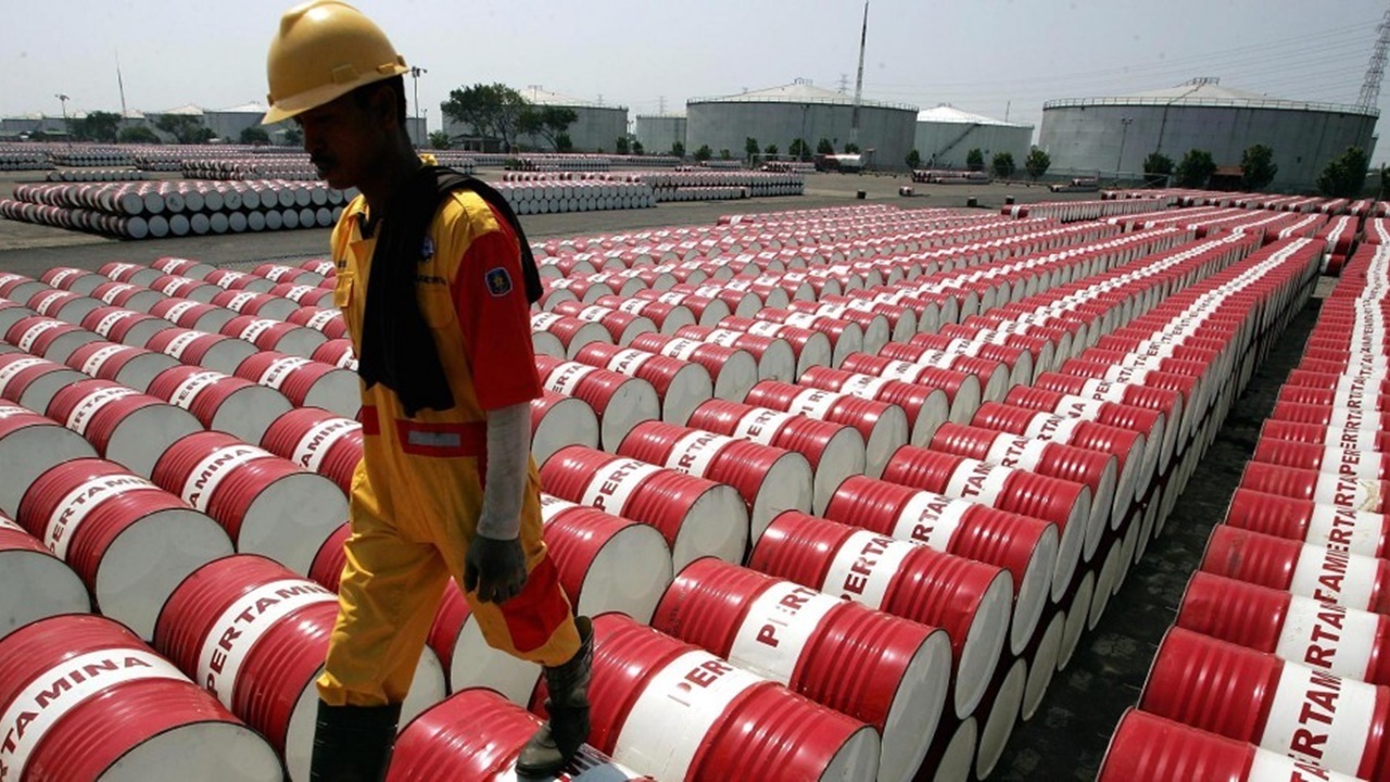 Suudi Arabistan ve BAE petrol üretimi üzerinde uzlaştılar