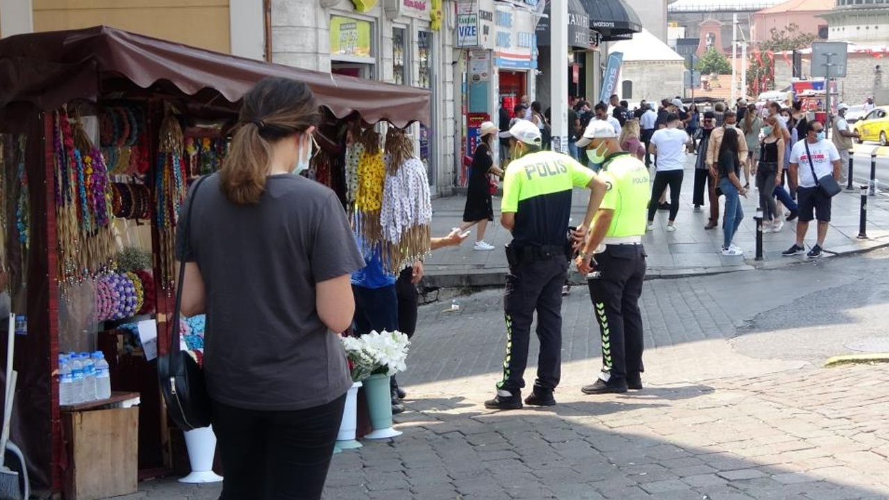 Taksim&#039;de taciz iddiası: Gerginlik yaşandı işte o anlar