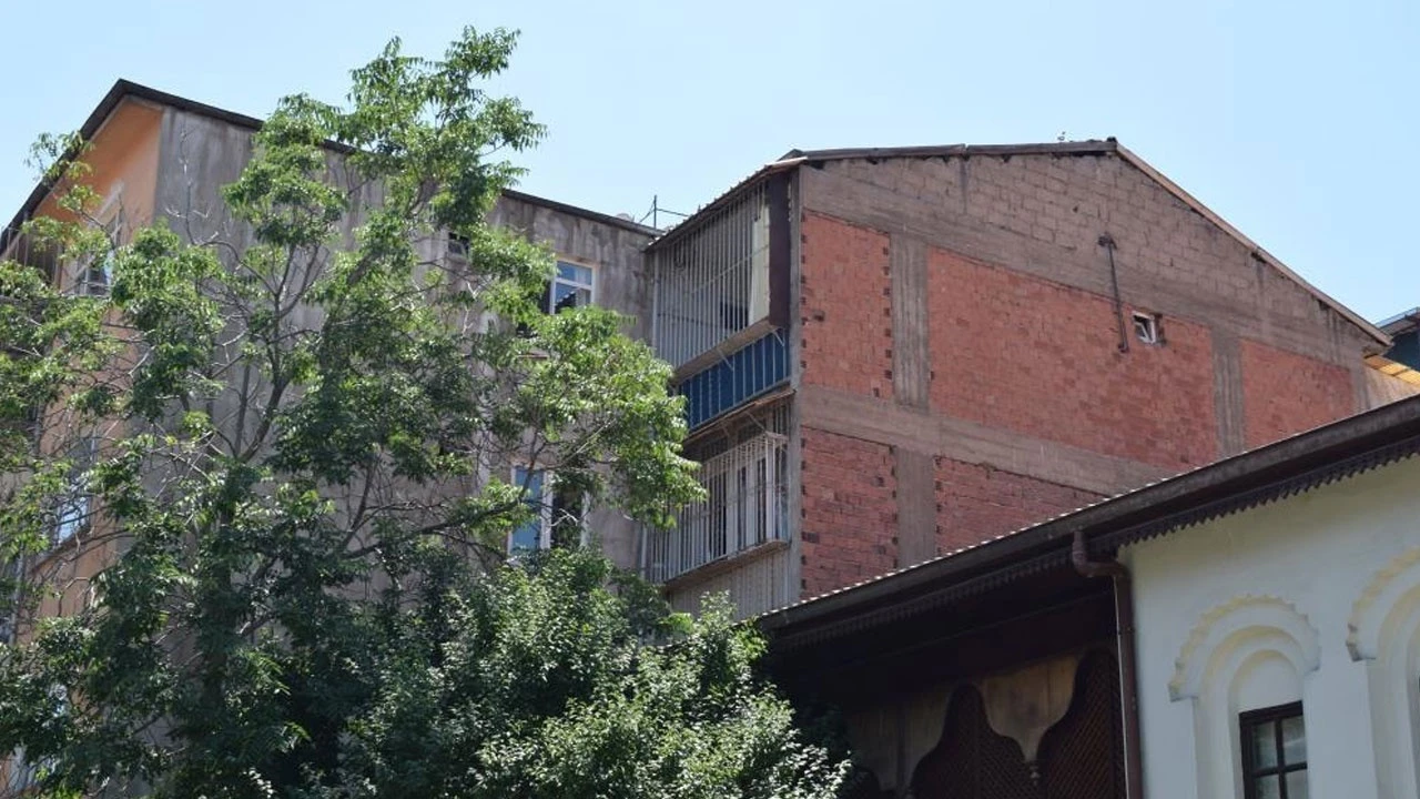 Tartıştığı babasından kaçarken az daha canından oluyordu