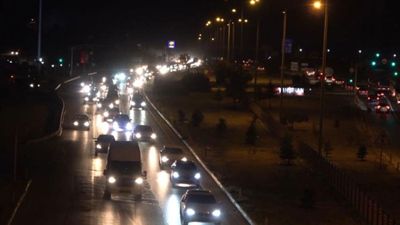 Trafik &quot;drone&quot; ile görüntülendi: Bayram yoğunluğu devam ediyor